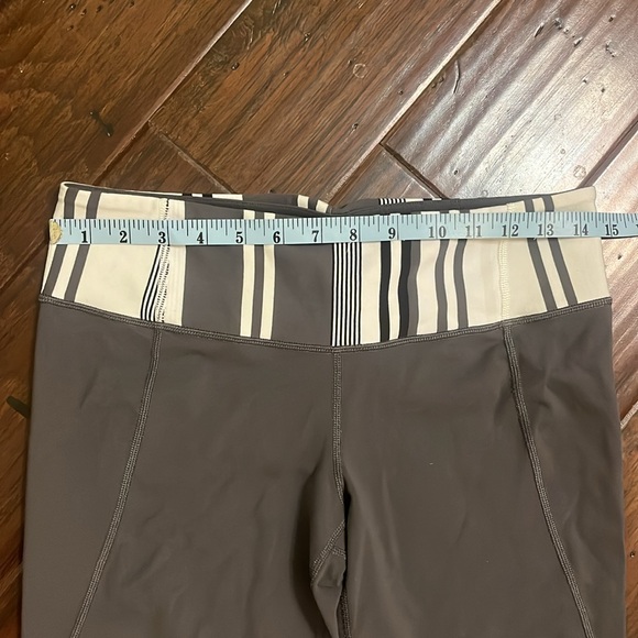 Lululemon Gather & Crow Crop Soot Light / Groovy Stripe Nimbus Size 8 - Picture 7 of 11